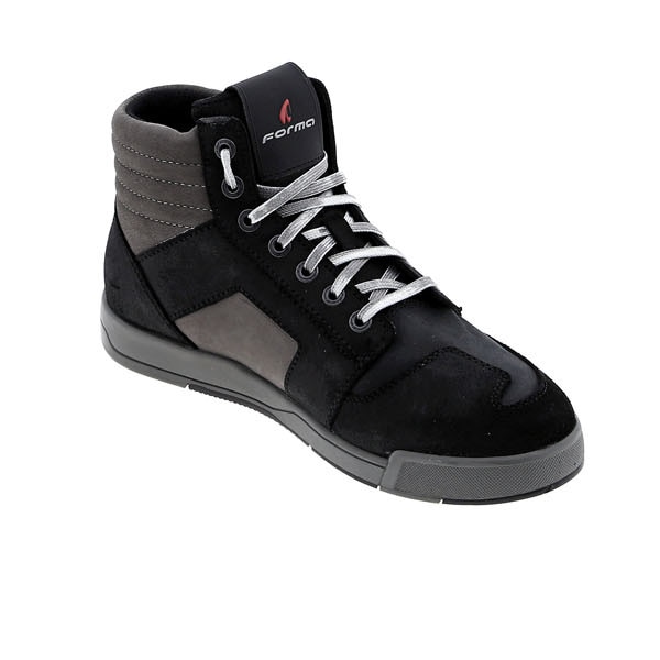 Forma_Ground_Dry_Boots-Black-Grey_front_right_quarter_574797.jpg