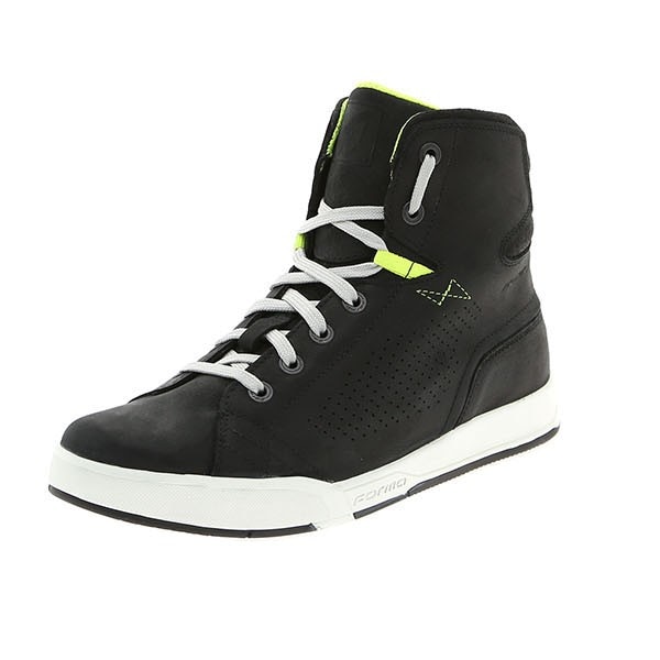 Forma_Swift_Flow_Boots-Black-White_front_left_quarter_420060.jpg