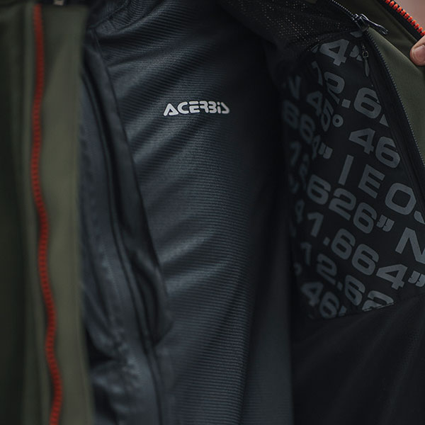 acerbis_jacket_gordon_green-orange_lifestyle3.jpg