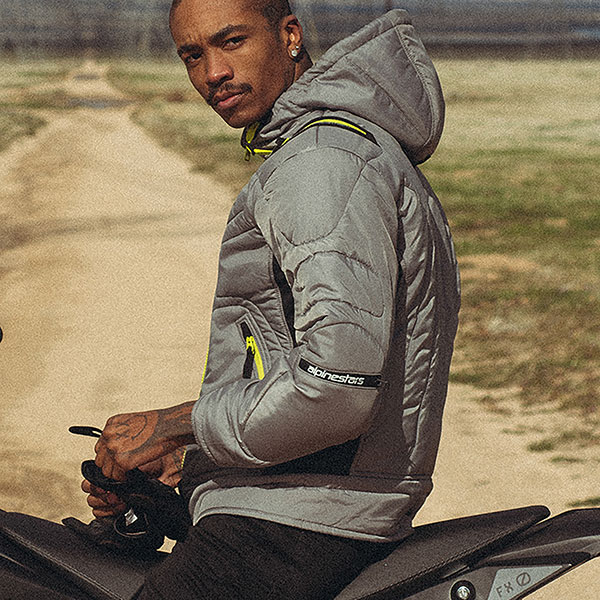 alpinestars_jacket_textile_mohobbs-waterproof_lunar-grey-lime-punch_lifestyle2.jpg