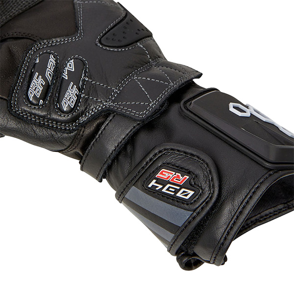 arc-on_gloves_034-rs_all-black_detail4.jpg