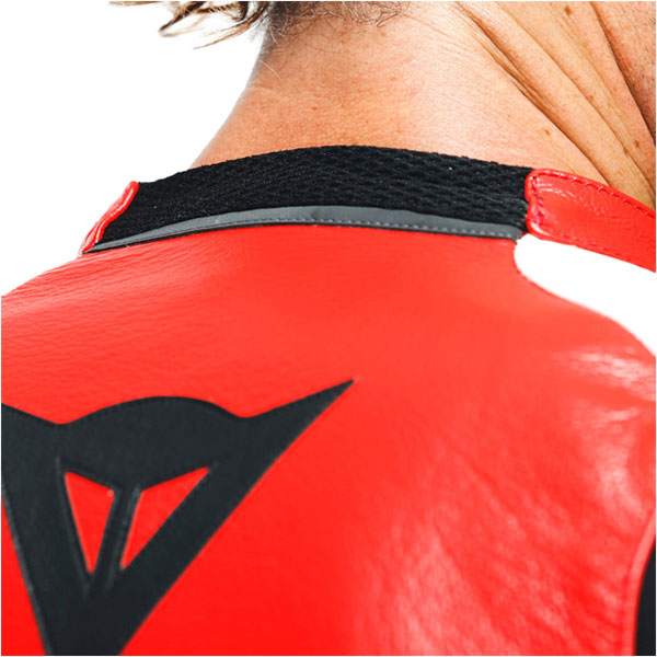 dainese_jacket-leather_sportiva_matt-black-lava-red-white_detail5.jpg