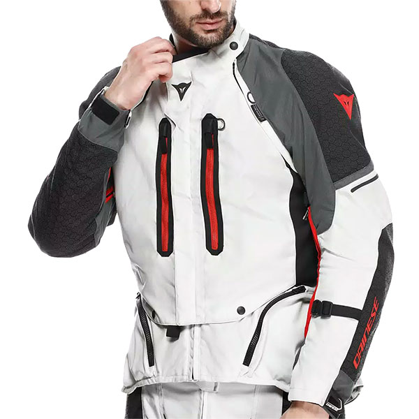 dainese_jackets_textile_super-adventure-absoluteshell_glacier-grey-iron-gate_detail2.jpg