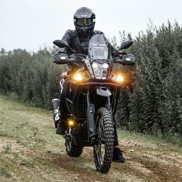 denali_dialdim-lightning-controller_yamaha-tenere-700_lifestyle3.jpg