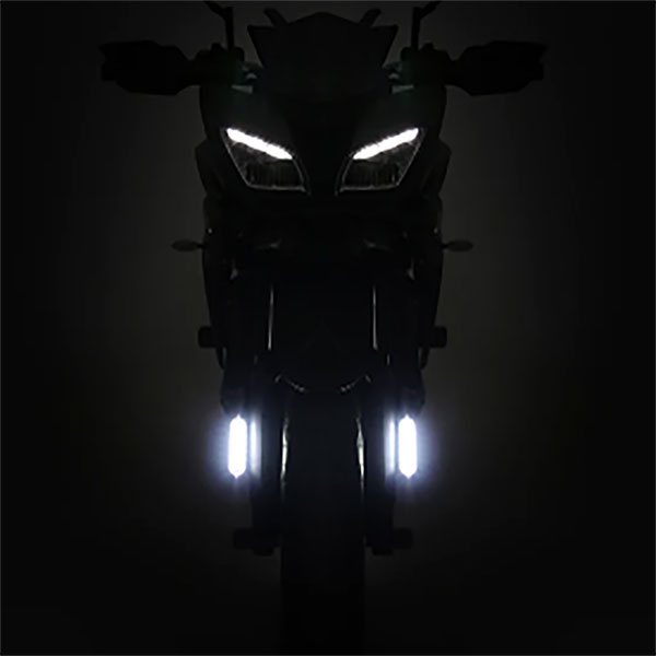 denali_motorcycle-lighting_led-drl-module_white_detail3.jpg