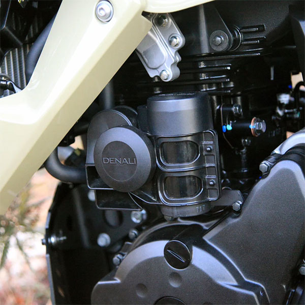 denali_mounts_soundbomb-horn-mount_kawasaki-klr650_lifestyle1.jpg