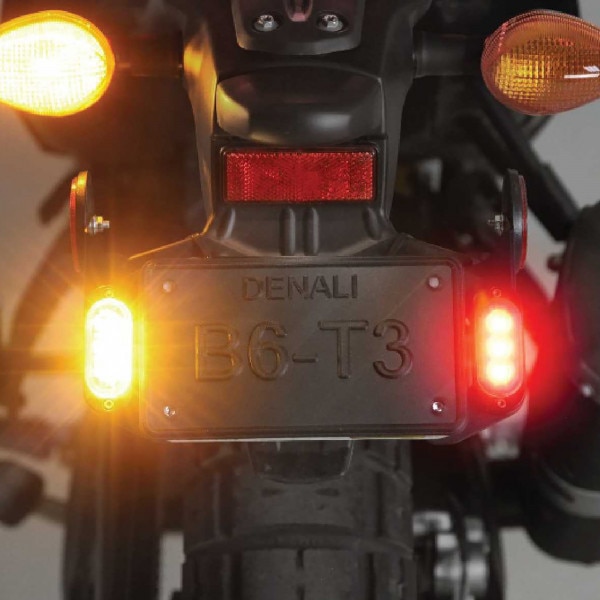 denali_t3_modular_switchback_signal_pods_license-plate_detail1.jpg