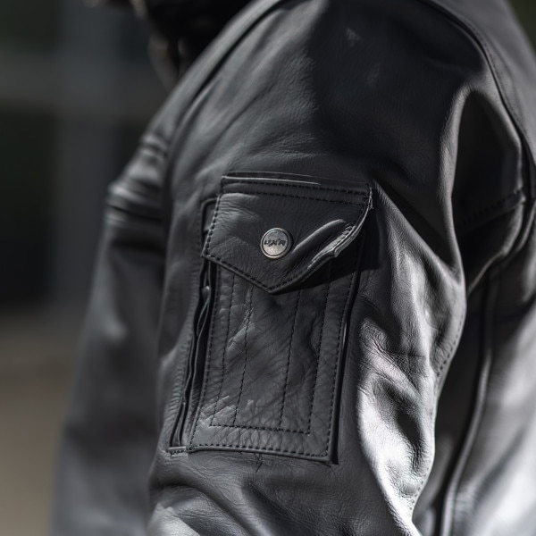 dxr_leather-jacket_a40_black_detail7.jpg