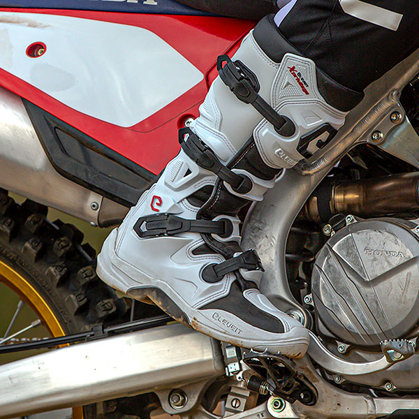 eleveit_x-privilege-off-road-motorcycle-boots_white-black_detail2.jpg