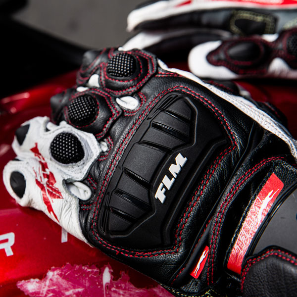 flm_gloves_sports-leather-8.0_black-white-red_lifestyle5.jpg