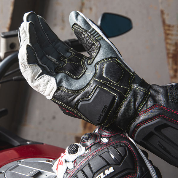 flm_gloves_sports-leather-8.0_black-white-red_lifestyle8.jpg