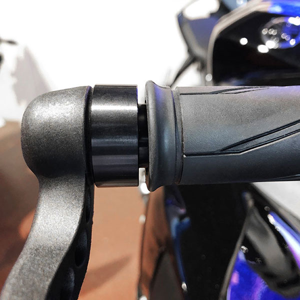 gb-racing_brake-lever-guard_yamaha-yzf-r1-r6_detail5.jpg