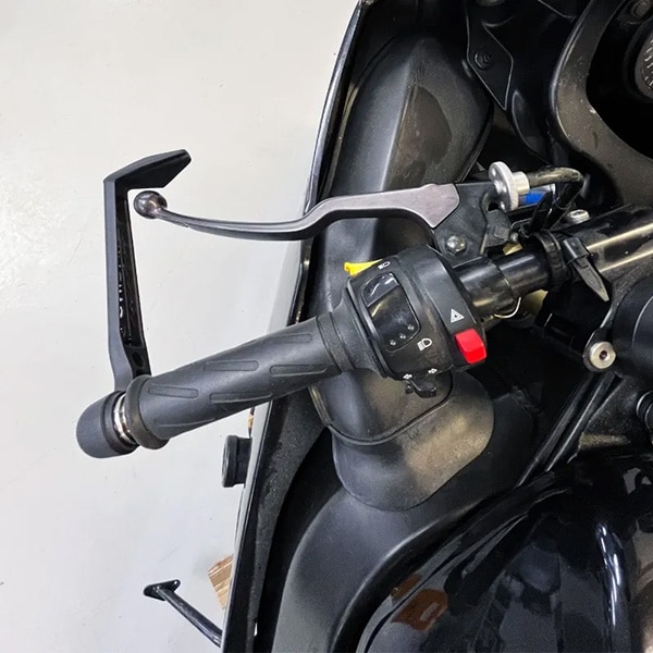 gb-racing_clutch-lever-guard_ktm-1390-superduke-r_lifestyle3.jpg