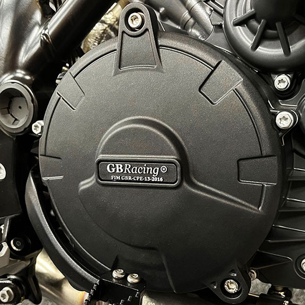 gb-racing_crash-protectors_clutch-cover_ktm-1290-super-duke-gt_lifestyle2.jpg