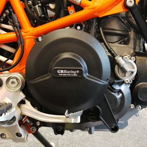 gb-racing_crash-protectors_engine-cover-set_ktm-690-husqvarna-701_lifestyle3.jpg