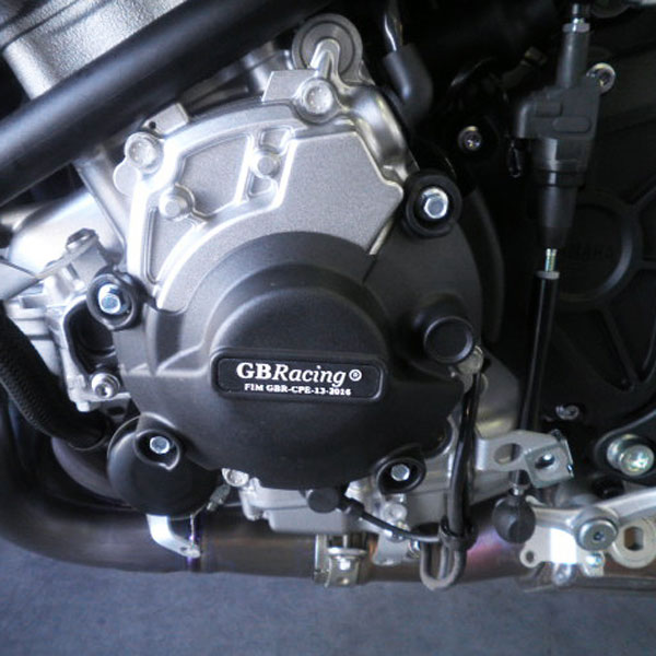 gbracing_alternator-cover_yamaha_ec-r1-2015-1-gbr_detail1.jpg