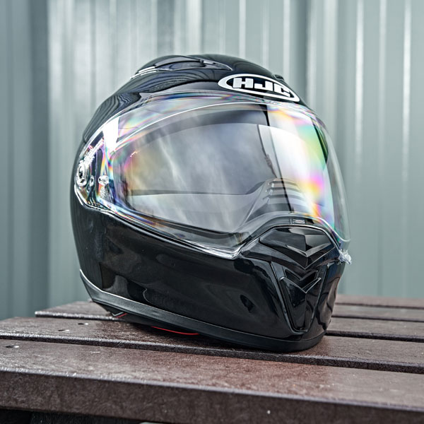 hjc_helmets_f70_solid_gloss-black_lifestyle3.jpg