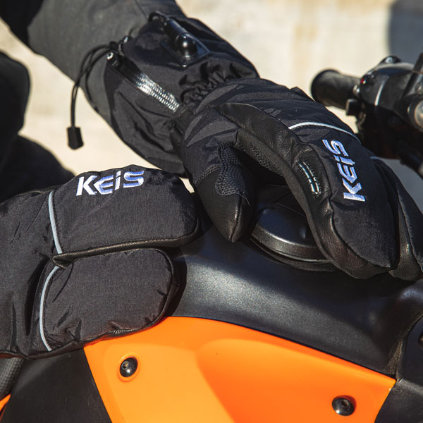 keis_gloves-textile_g301-3-finger-ultimate-warm-heated_black_lifestyle8.jpg