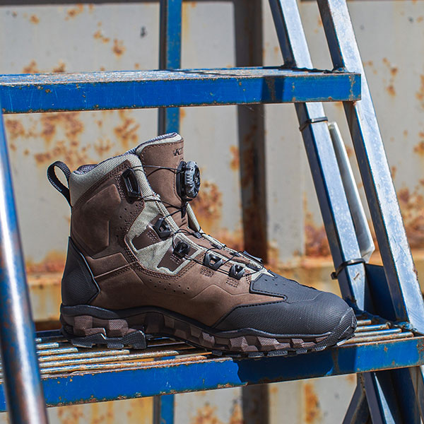 klim_leather-boots_outlander-gore-tex_chocolate-brown_lifestyle-22.jpg