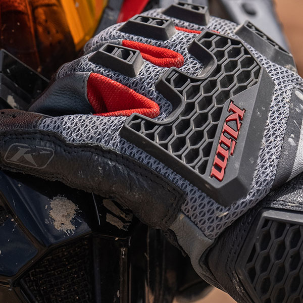 klim_leather-gloves_baja-s4_monument-grey-redrock_lifestyle2.jpg