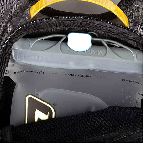 klim_luggage_quench-pak_grey_detail3.jpg