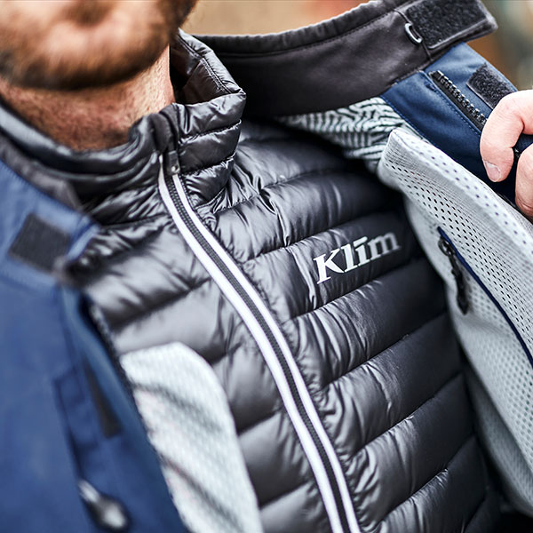 klim_textile-jacket_kodiak-gore-tex-waterproof_navy-blue-monument-grey_lifestyle4.jpg