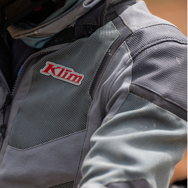 klim_textile-jackets_baja-s4_cool-grey-redrock_lifestyle1.jpg