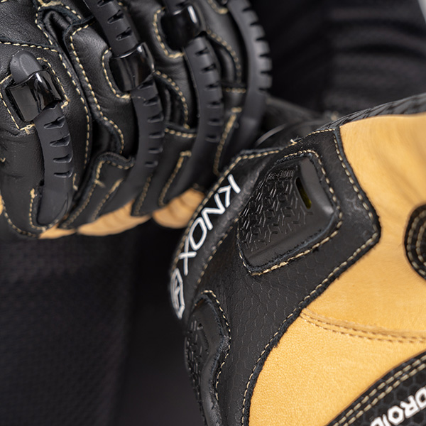 knox_gloves_handroid-pod-mk5_black-sand_detail9.jpg