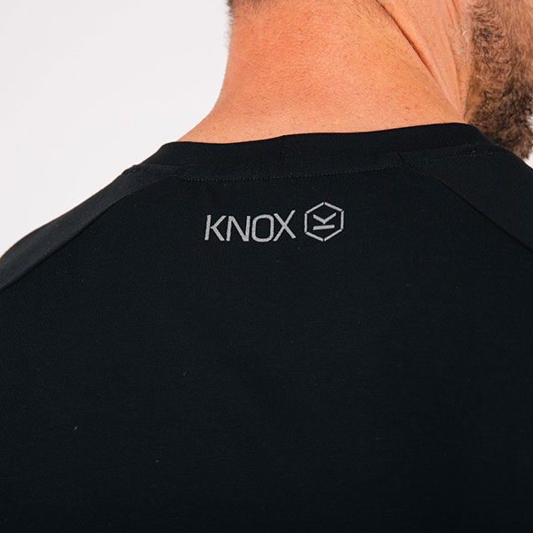 knox_reflect_tee-black_detail5.jpg