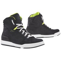 Forma Swift Dry Leather Boots - Black / White