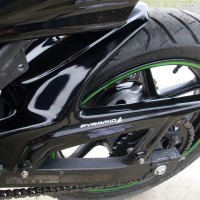 Pyramid Hugger Gloss Black - Kawasaki Ninja 250R