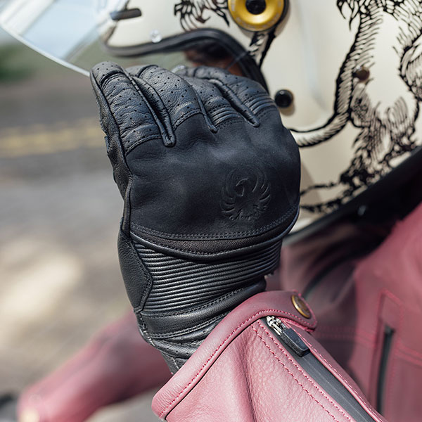 merlin_gloves_leather_imperial-d3o_black_lifestyle2.jpg