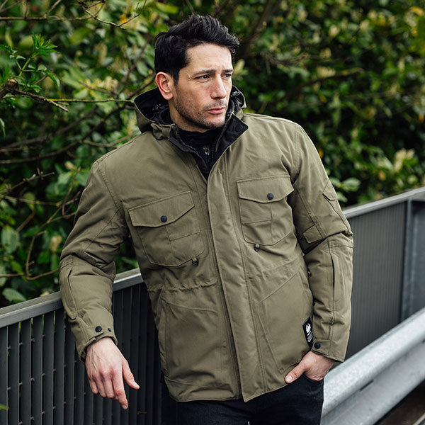 merlin_jacket-textile_jagger_olive_lifestyle1.jpg