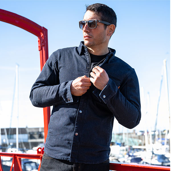 merlin_jacket-textile_porta_navy_lifestyle2.jpg