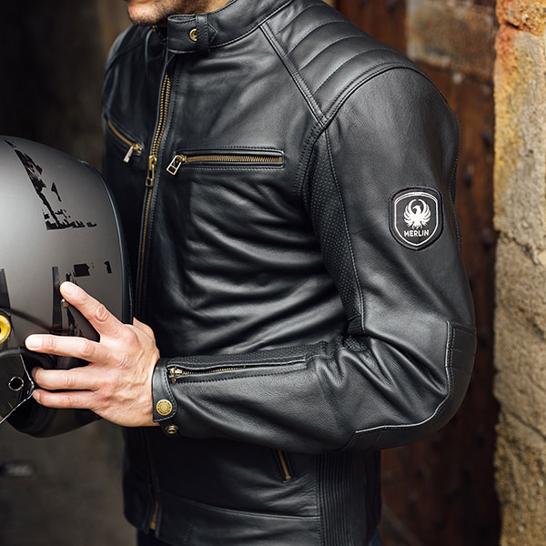 merlin_jacket_leather_chase-ii-d3o-perforated_black_lifestyle3.jpg