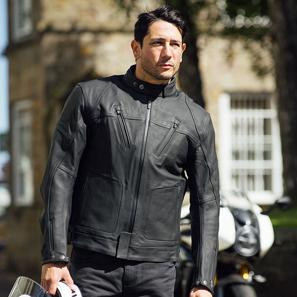 merlin_jacket_leather_gable-ii-d3o-waterproof_black_lifestyle1.jpg