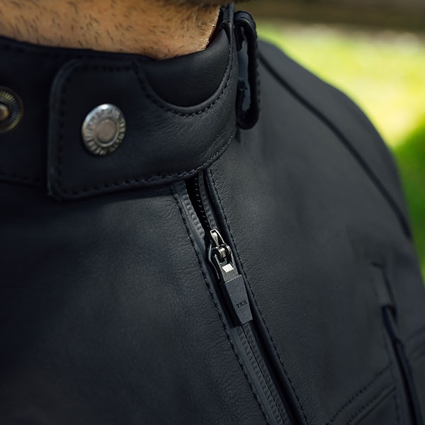 merlin_jacket_leather_gable-ii-d3o-waterproof_black_lifestyle4.jpg