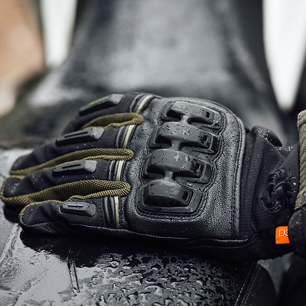 merlin_jura-hydro-d3o-leather-gloves_black-dark-green_detail2.jpg