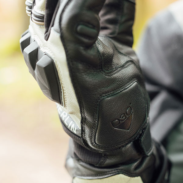 merlin_rexx-hydro-d3o-leather-gloves_black-grey_detail5.jpg