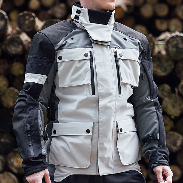 merlin_solitude-textile-jacket_ice-grey_lifestyle1.jpg