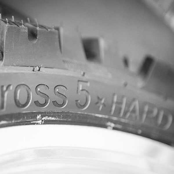 michelin_starcross5-hard_detail1.jpg