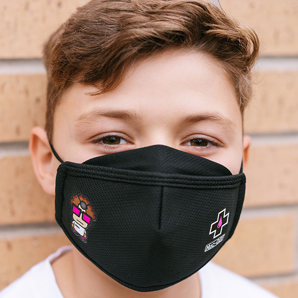 muc-off_face-mask_dr-x_kids_black_lifestyle.jpg