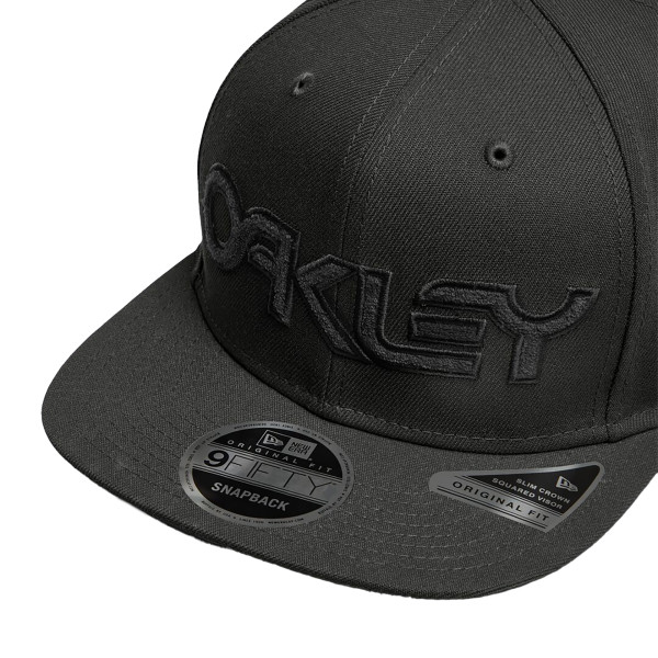 oakley-casual_teddy_b1b_cap_blackout_detail2.jpg