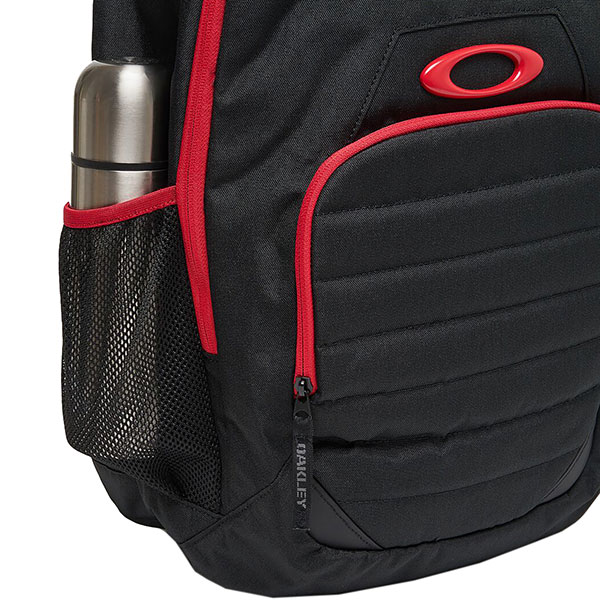 oakley_backpack_enduro_black_red_detail3.jpg