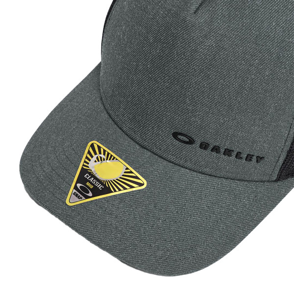 Oakley sales chalten hat