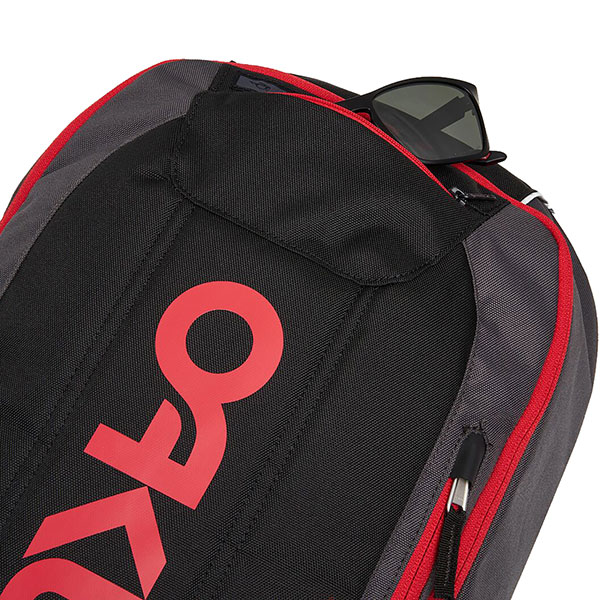 oakley_enduro_3_backpack_forged_iron_redline_detail4.jpg