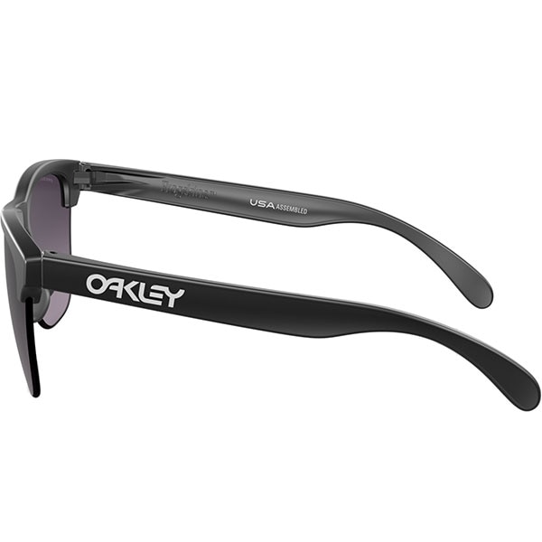 oakley_sunglasses_frogskin-lite_matt-black-prizm-grey-gradient-lens_detail1.jpg