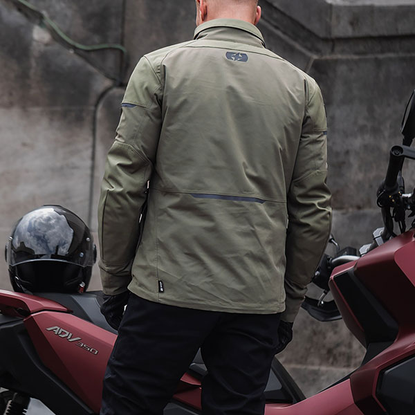 oxford_barkston-d2d-waterproof-textile-jacket_khaki_lifestyle3.jpg