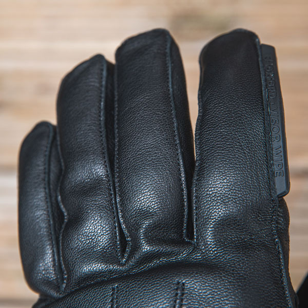 oxford_leather_gloves_holton-wp-1.0_black_lifestyle4.jpg