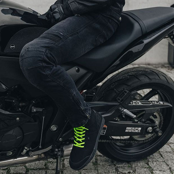 ozone_hornet-aramid-denim-jeans_washed-black_lifestyle2..jpg